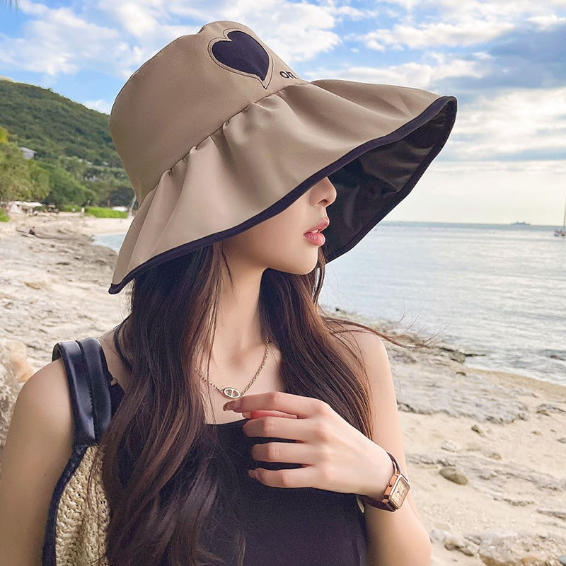 Chapeau femme été avec motif cœur